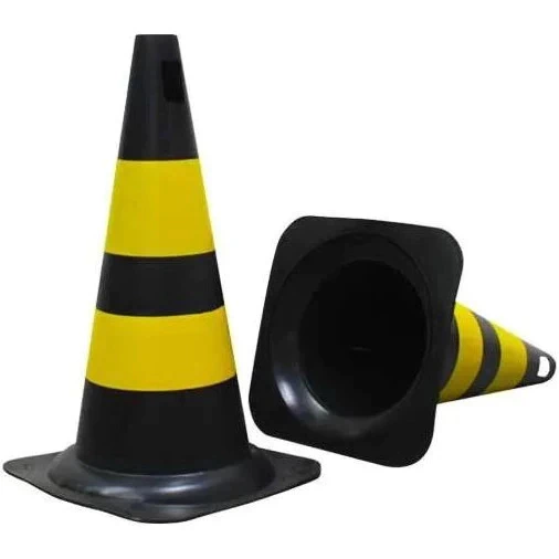 Cone Preto e Amarelo PLT 50cm - Plastcor